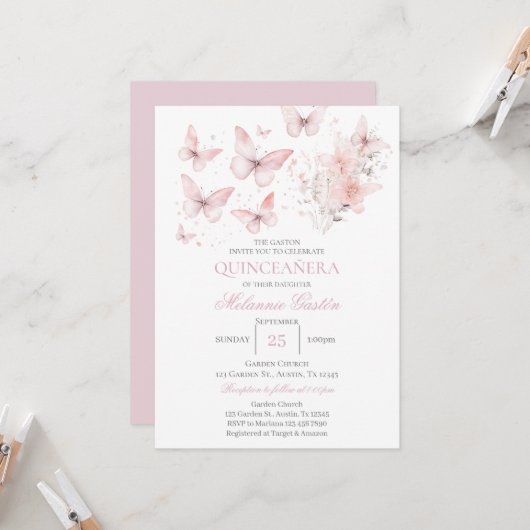 Papillons floraux roses Quinceañera Invitation (Devant/Arrière en situation)