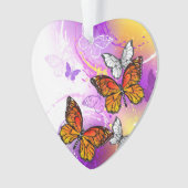 Papillons Monarque sur Arrière - plan pourpre (devant)