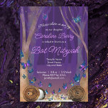 Papillons pourpres, Scrolls Invitation Bat mitzvah<br><div class="desc">Forêt violette enchantée,  étincelles dorées émergeant des rouleaux de Torah,  libérant de beaux papillons violets,  roses et bleus. L'invitation bat mitzvah de style livre de récits de Whimsical est éblouissante avec une forêt violette brumeuse illuminée par la lueur d'un tourbillon de papillons.</div>