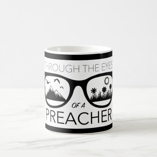 Par l'oeil d'une tasse de café de prédicateur (Centre)