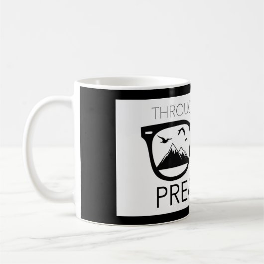 Par l'oeil d'une tasse de café de prédicateur (Gauche)