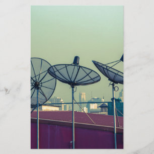 Parabole antenne op de daken van Bangkok