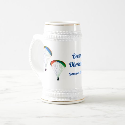 Paragliders met kleurrijke vleugels + uw eigen tek bierpul (Voorkant links)