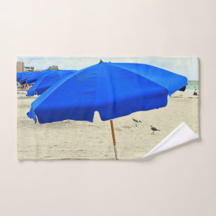 Parapluies de plage bleus