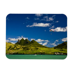 Parasailen in het Uitzicht van de indrukwekkende l Magneet