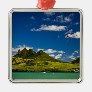 Parasailing met uitzicht op indrukwekkende Leeuw Metalen Ornament