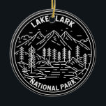 Parc national du lac Clark Alaska Vintage Monoline<br><div class="desc">Design monoline du lac Clark. Le parc est une terre d'une beauté époustouflante. La vapeur des volcans,  la course saumon,  le fourrage des ours et les montagnes escarpées se reflètent dans des lacs turquoise chatoyants.</div>