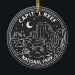 Parc national du récif du Capitol Monoline<br><div class="desc">Design en monoline du Capitol Reef. Le parc entoure une longue ridée sur la terre connue sous le nom de Waterpocket Fold,  avec des couches de grès doré,  des canyons et des formations rocheuses frappantes.</div>