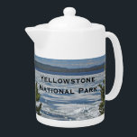 Parc national Yellowstone NP Froid Lake Photo Parc<br><div class="desc">Cette théière du parc national de Yellowstone ne présente qu'un des nombreux paysages magnifiques et variés de cet immense parc national. Cette photo capture un lac partiellement gelé complété par de grands arbres à feuillage persistant et un ciel bleu. Les eaux glacées fournissent l'arrière - plan pour le "parc national...</div>