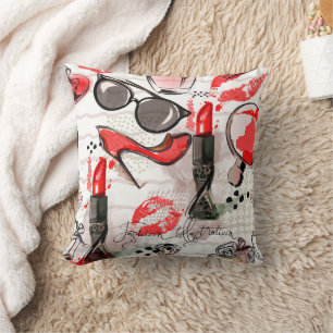 Parfum, rode lipstick en een hogedrukschoen kussen