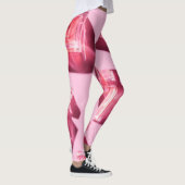 Parfumflessen, roze achtergrond, flatlay leggings (Rechts)