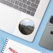 Parijse Pluviofiel - v2 Sticker (Laptop met iPhone)