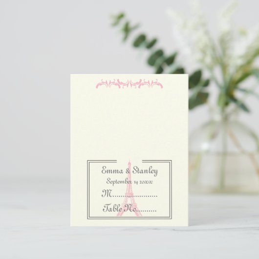Paris mariage rose Tour Eiffel carte table d'ivoir (Debout devant)