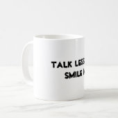 "Parle Moins. Smile More." mug (Devant gauche)