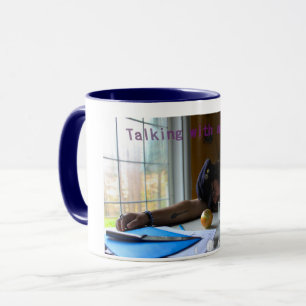 Parler Avec Une Mug D'Oignon