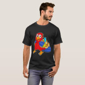 Parrot als student met rugzak t-shirt (Voorkant volledig)