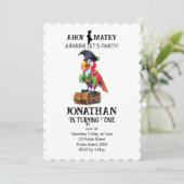 Parrot de fête pirate Invitation d'anniversaire (Debout devant)