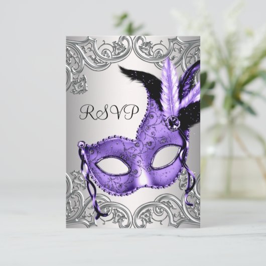 Parti masquade violet RSVP (Debout devant)