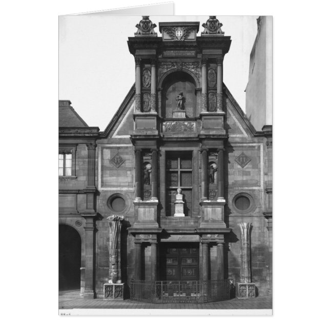 Partie centrale de la façade principale � (Devant)
