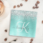 Parties scintillant argentée turquoise en métal br<br><div class="desc">Personnalisez facilement ce design chic et branché de dessous de verre en verre avec une jolie parties scintillant brillante en argent sur un arrière - plan métallique brossé turquoise.</div>