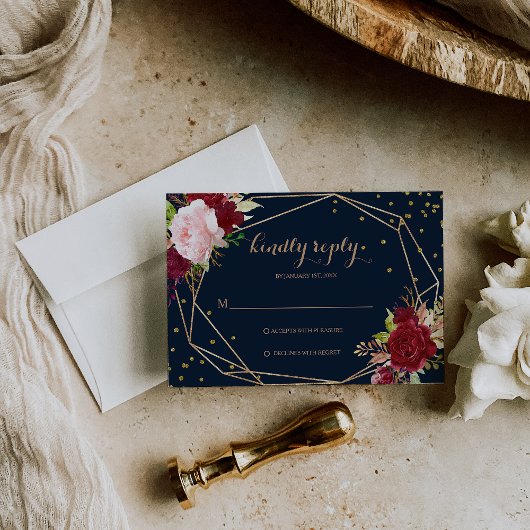 Parties scintillant d'or géométrique et carte roug