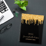 Parties scintillant d'or noir gouttes monogramme<br><div class="desc">Un arrière - plan noir chic avec des gouttes de parties scintillant en faux or tendance, la peinture goutte à goutte. Personnalisez et ajoutez une année, un nom et un titre. Le nom est écrit avec un script de style moderne écrit à la main avec des swashes. Parfait pour l'école,...</div>