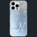 Parties scintillant en argent brossé bleu Nom du m<br><div class="desc">Personnalisez facilement ce design branché de boîtier de téléphone chic avec une jolie parties scintillant brillante en argent sur un arrière - plan métallique brossé bleu.</div>
