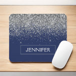 Parties scintillant Monogram Navy Blue Silver Glam<br><div class="desc">Argent et Marine Blue Faux Parties scintillant Étincelle Élégante et moderne Chic tendance luxueux Monogrammed Pad de souris. Ce monogramme - ajoutez votre propre nom customisé mousepad peut être mis à jour avec votre nom.</div>