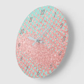 Parties scintillant rose et grande horloge bleue (Angle)