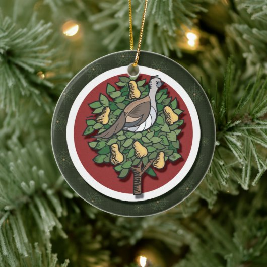 Partridge Dans Un Ornement D'Arbre À Poires (Arbre)