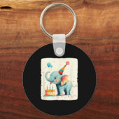 Party Large With This Happy Birthday Elephant Grap Sleutelhanger (Voorkant)