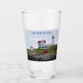 Paruline et verre à boire