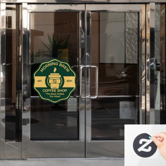 Pas de algemene gevel van een koffiezaak aan raamsticker (Kantoordeur)