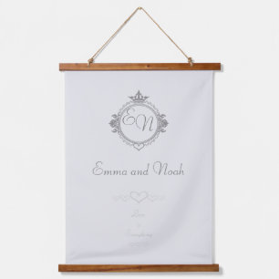 Pas de namen, initialen en de zin Love aan Hangend Wandkleed