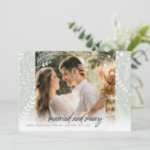 Pas getrouwd-feestdag, met huwelijk en huwelijk feestdagenkaart (Staand voorkant)