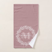 Pas getrouwd Keepomwille Couple Pink WreatMonogram Bad Handdoek (Handdoek)