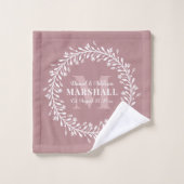 Pas getrouwd Keepomwille Couple Pink WreatMonogram Bad Handdoek (Wasdoekje)