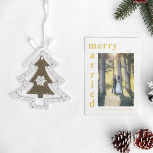 Pas getrouwd met vrolijk en gehuwd kerstfeest feestdagenkaart