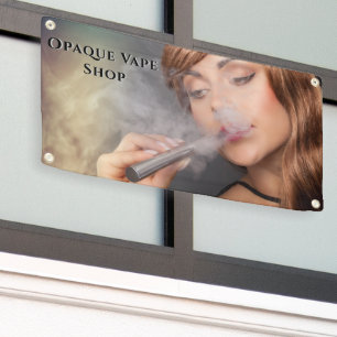 Pas jonge vrouw die vape-vape-bedrijf-accent aan spandoek