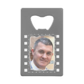 Pas met 2 foto's grijs en wit aan kredietkaart flessenopener (Voorkant)