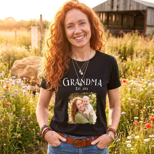 Pas naam nieuwe oma jaar foto aan t-shirt