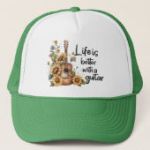 Pas naamgitaar met zonnebloem aan trucker pet (Voorkant)