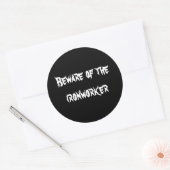 Pas op voor de ijzerbewerker ronde sticker (Envelop)