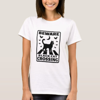 Pas op zwarte kat kruisen grappige Halloween T-shirt