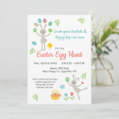 Pasen Uitnodiging Huppend Konijn en Eiersoeken (Staand voorkant)