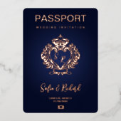 Paspoort Bruiloft Bestemming Gold Crest Monogram Folie Uitnodiging (Voorkant)