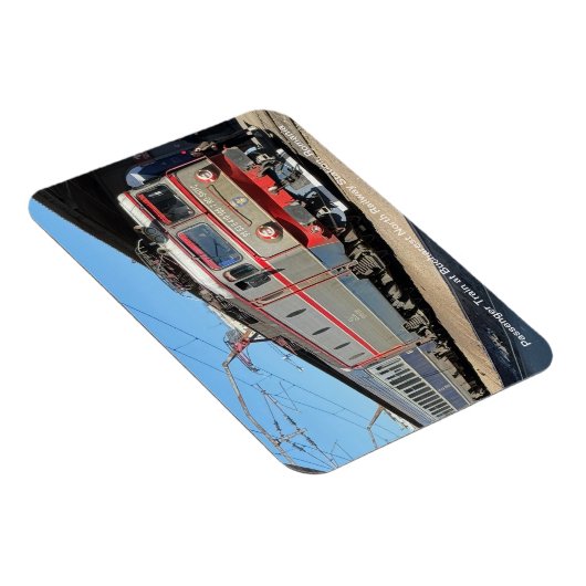 Passagierstrein op het treinstation van Boekarest Magneet (Rechterzijde)