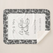 Passen getrouwd Mr. en Mrs. Personalized Wedding G Sherpa Deken (Voorkant (horizontaal))