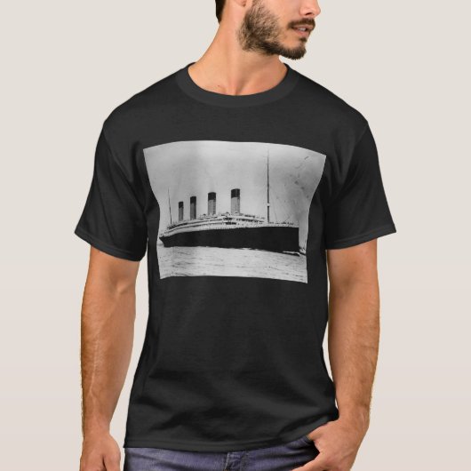 Passenger Liner Steamship RMS Titanic T-shirt (Voorkant)