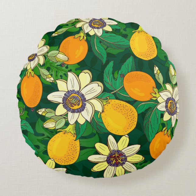 Passieflower Bloom: zwarte achtergrond . Rond Kussen (Voorkant)